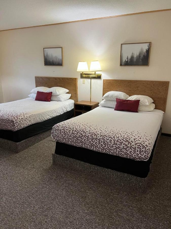 Northwoods Motel Ladysmith Extérieur photo