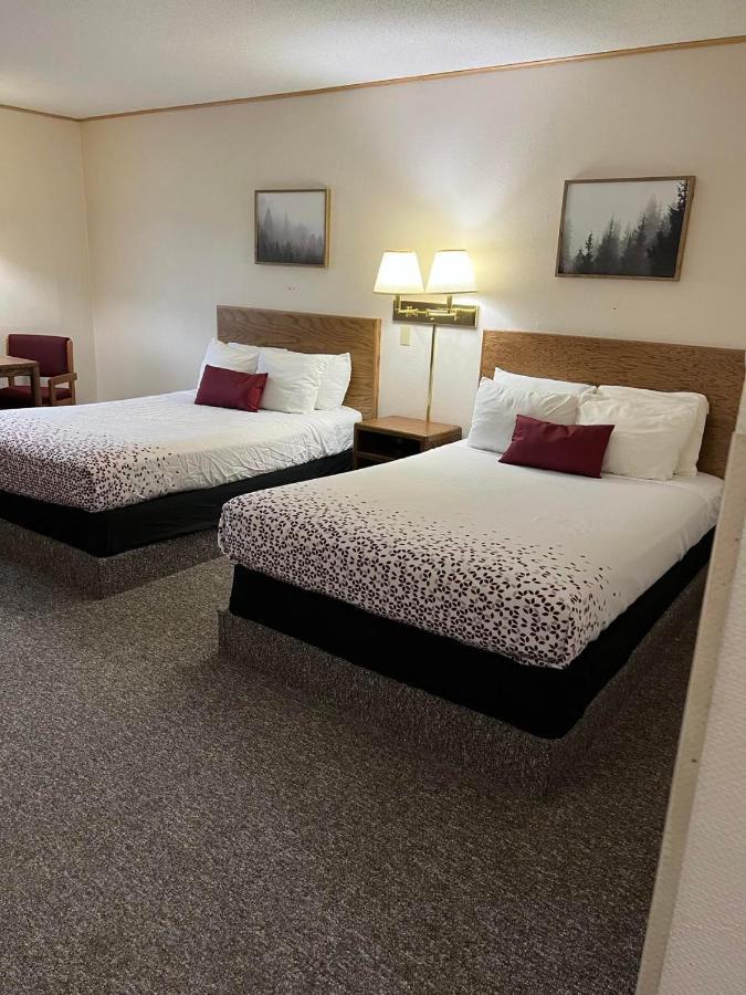 Northwoods Motel Ladysmith Extérieur photo