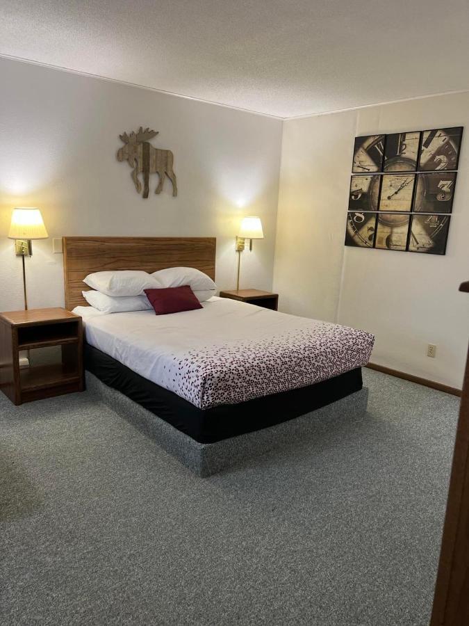 Northwoods Motel Ladysmith Extérieur photo