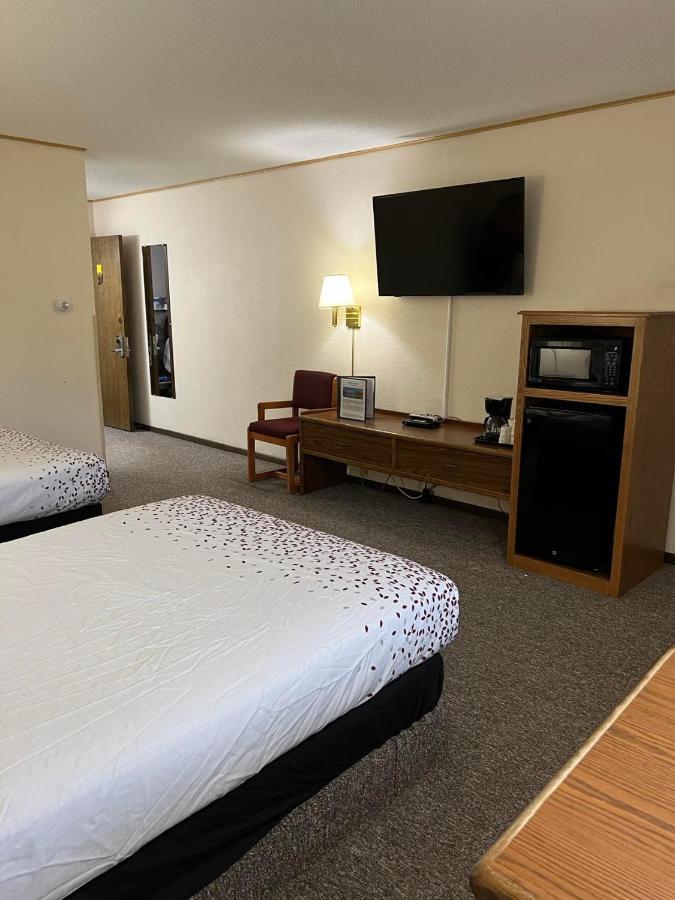 Northwoods Motel Ladysmith Extérieur photo